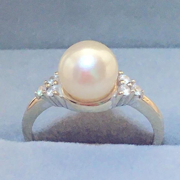 14k Solid White Gold Genuine White Pearl & Diamond Ring - Picture 10 of 11